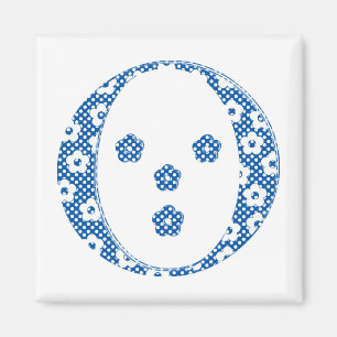 Imán Letra de patrón de flor O(azul)