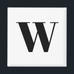 Imán Letra inicial del monograma del personalizado blan<br><div class="desc">Personalizar,  personalizar monograma,  inicial,  letra color negro y blanco moderno elegante guión de moda clásica elegante elegante imán elegante refinado</div>