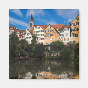 Imán Los edificios bordean el río   Alemania