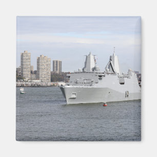 Imán Los infantes de marina y los marineros sirven los