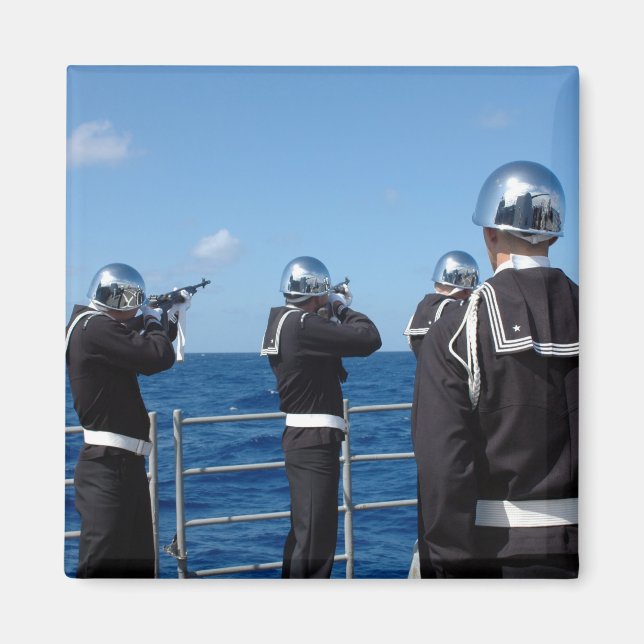 Imán Los marineros disparan un saludo con arma de fuego (Frente)