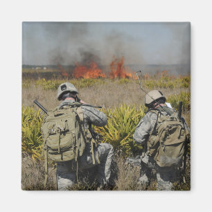 Imán Los soldados llaman a la información