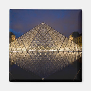 Imán Louvre Pyramid por el arquitecto I.M. Pei at