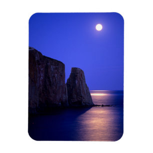 Imán Luna al anochecer Roca Perce Costa de Gaspé Queb