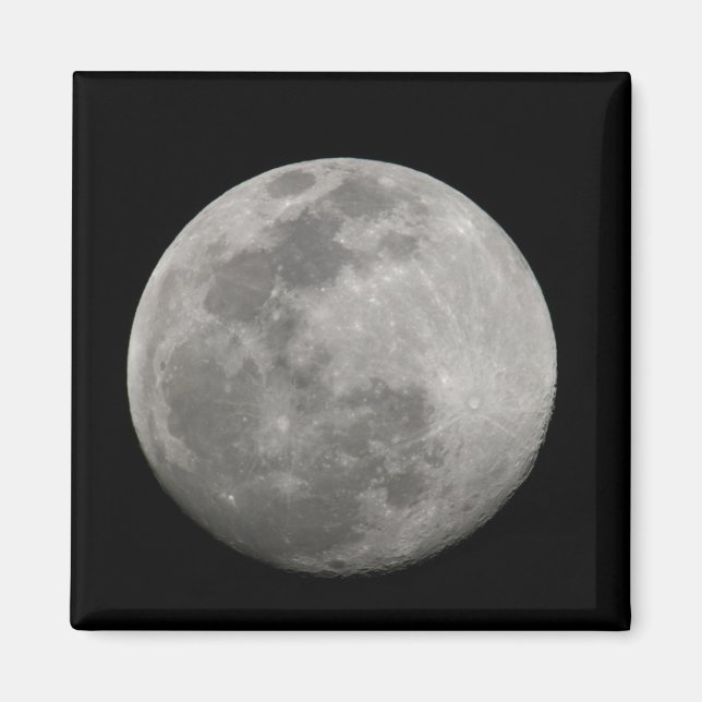 Imán Luna llena en blanco y negro. Crédito: Arthur (Frente)