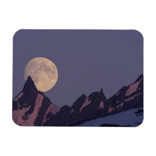 Imán Luna Llena se Eleva Montañas Chugach Alaska
