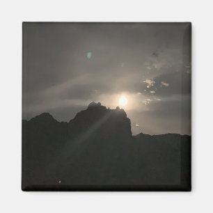 Imán Luna llena sobre la Roca Catedral con Orb Sedona