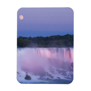 Imán Luna sobre Niagara Falls