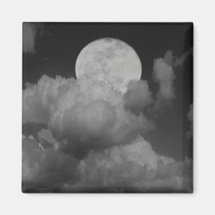 Imán Luna y nubes sobre Kansas