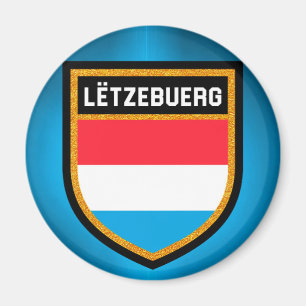 Imán Luxemburgo señala por medio de una bandera