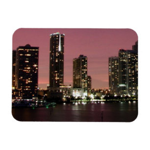 Imán Luz de la puesta del sol sobre Miami después de