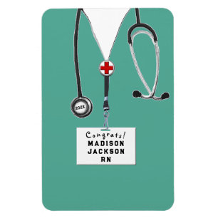 Imán Magnate de graduación de la Escuela de Enfermería 