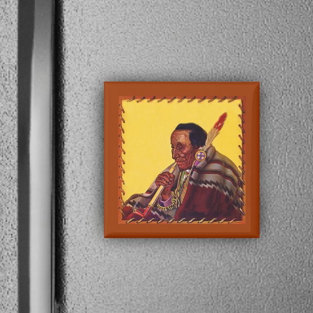 Imán Magnate nativo americano (Native American sitting with peace pipe on yellow and leather look magnet.)