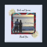 Imán Magnet, Boda fotográfico de Bride y Groom<br><div class="desc">Frontera burdeos y moderna acentuada por hermosas flores de jardín. Un diseño moderno y elegante de bodas. Personalizar con nombres de novias y novios y foto para personalizar.</div>