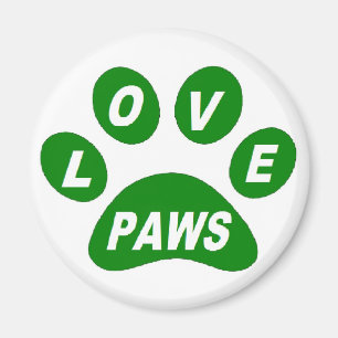 Imán Magnet Love Paws sobre el verde de los árboles