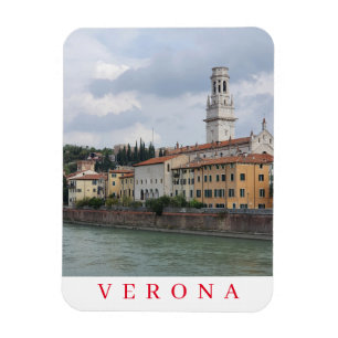 Imán Magnífico con vistas a la catedral de Verona
