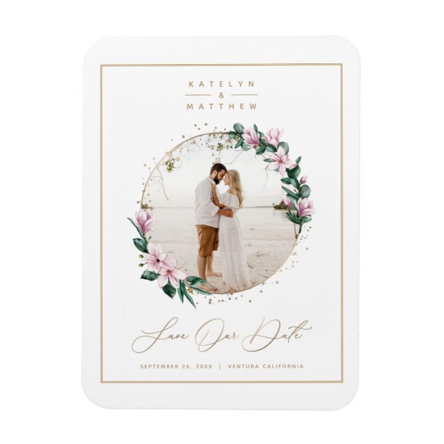 Imán Magnolia Floral Gold Circle Photo Save the Date (Vertical)