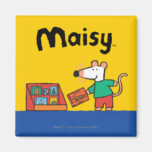 Imán Maisy con los libros de la biblioteca