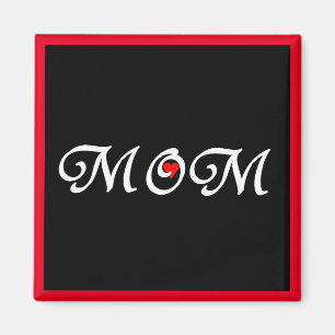 Imán Mamá con un corazón rojo
