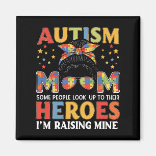 Imán Mamá del autismo criando a héroe desordenado y aut