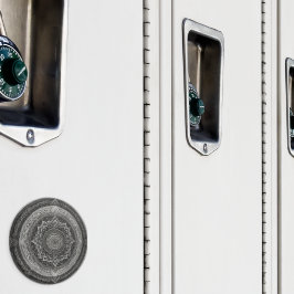 Imán Mandala floral blanca y negra