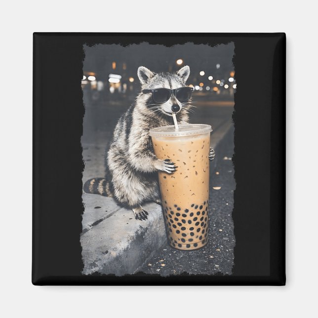 Imán Mapache bebiendo café helado meme divertido de ani (Frente)