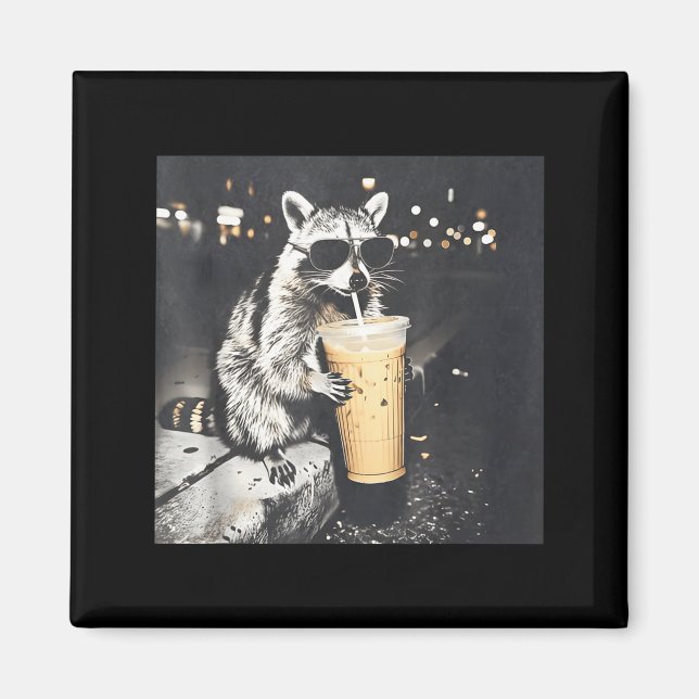 Imán Mapache bebiendo café helado meme divertido gráfic (Frente)