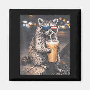 Imán Mapache genial bebiendo café helado divertido meme