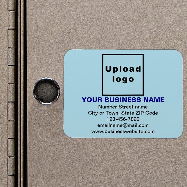 Imán Marca comercial sobre rectángulo azul claro flexib (Your business brand on light blue rectangle flexible magnet as marketing material.)