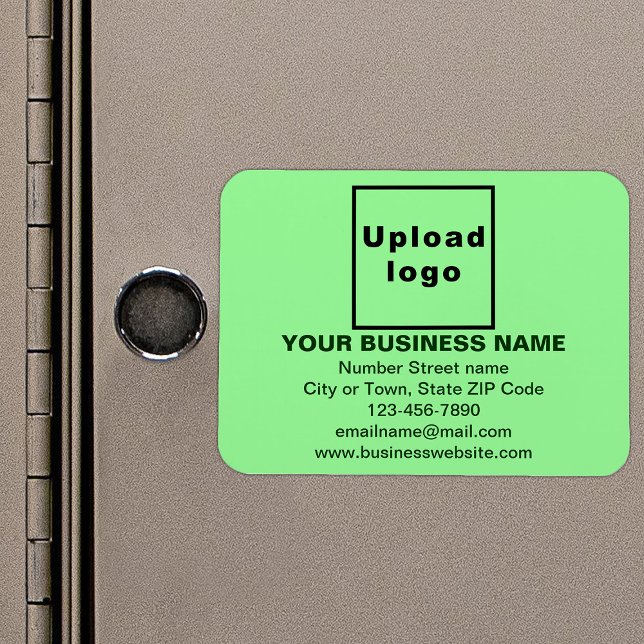 Imán Marca comercial sobre rectángulo verde claro flexi (Your business brand on light green rectangle flexible magnet as marketing material.)