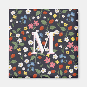 Imán marina monogramada con estampado de fresa silvestr