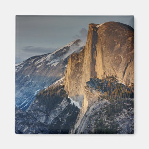 Imán Media bóveda en la puesta del sol