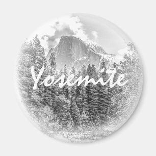 Imán Media casa de Yosemite en invierno con texto yosem