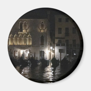 Imán Medianoche en el Gran Canal