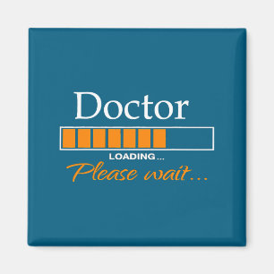 Imán Médico Divertido Cargando Nuevo Traje de Médico 