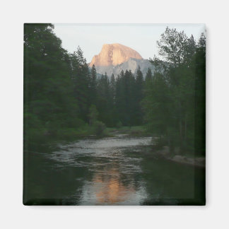 Imán Medio atardecer de doma en el Parque Nacional Yose