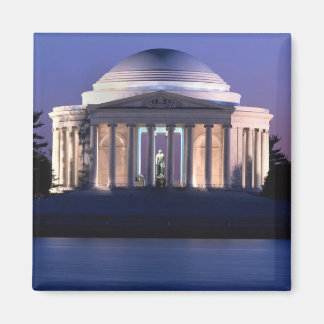 Imán Memorial de Thomas Jefferson en Dusk