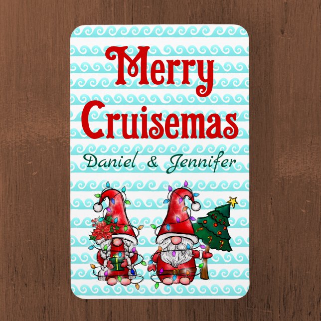 Imán Merry Cruisemas Gnomes Navidades Puerta de crucero (Custom Christmas Cruise Door Magnet with cute gnome couple and Merry Cruisemas)