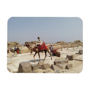 Imán Meseta Giza cerca de la postal de las pirámides