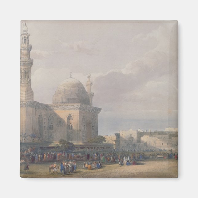 Imán Mezquita del Sultán Hasan de la Gran Plaza Rumeyle (Frente)