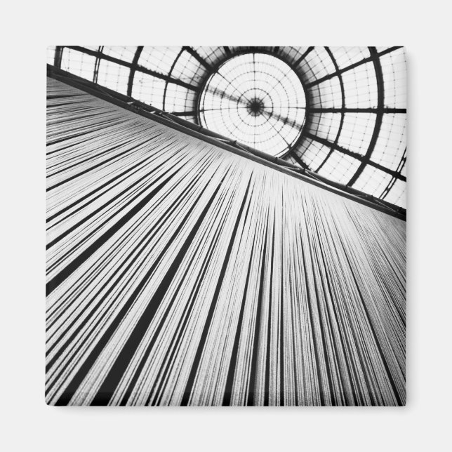 Imán Milán Italia, exhibición en la Galería (Frente)