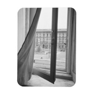 Imán Milán Italia, Vista desde la ventana del Teatro La