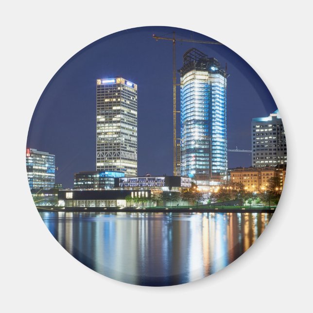 Imán Milwaukee Skyline de noche (Frente)