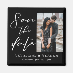 Imán Moda Black White Script Couple Photo Save the Date