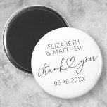 Imán Moderna Moda simple y elegante Boda de corazón mín<br><div class="desc">Este diseño sencillo y moderno se compone de sans serif y de una juguetona tipografía cursiva con corazones doodle. Perfecto para fiestas de boda.</div>