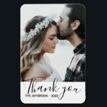 Imán Moderno Gracias Boda Foto<br><div class="desc">Moderno imán fotográfico de agradecimiento boda. Personalizar con tu foto boda favorita y deja que tus invitados disfruten de tu foto en sus frigoríficos. @Miri Creations - Creado sólo para ti pensando en ti. Todos Los Derechos Reservados.</div>