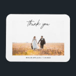 Imán Moderno guión de Moda Escritura a mano Boda foto M<br><div class="desc">Elegante boda de fotos gracias imán. La manera perfecta de enviar tu amor y gratitud.</div>
