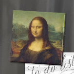 Imán Mona Lisa | Leonardo da Vinci Magnet<br><div class="desc">Mona Lisa (1503-1506) del artista renacentista italiano Leonardo da Vinci. El trabajo original es aceite en paneles de madera de álamo. Se cree que esta famosa pintura es un retrato de Lisa Gherardini, y ha sido aclamada como "la más conocida, la más visitada, la más escrita, la más cantada, la...</div>