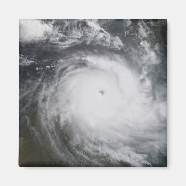 Imán Monica del ciclón en el Océano Pacífico meridional (Frente)