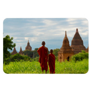 Imán Monjes con templos antiguos